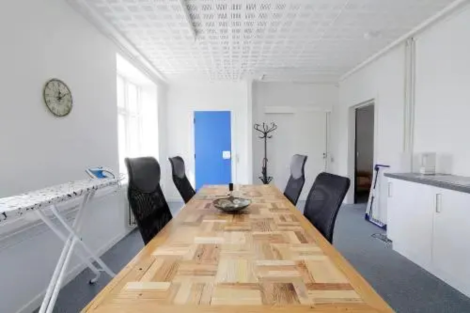 Kongensgade 32. 1 floor to the right