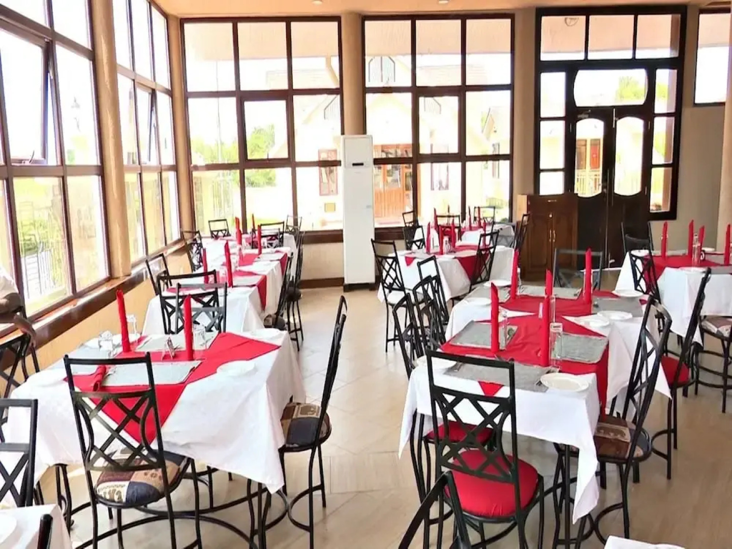 Samanene Beach Hotel