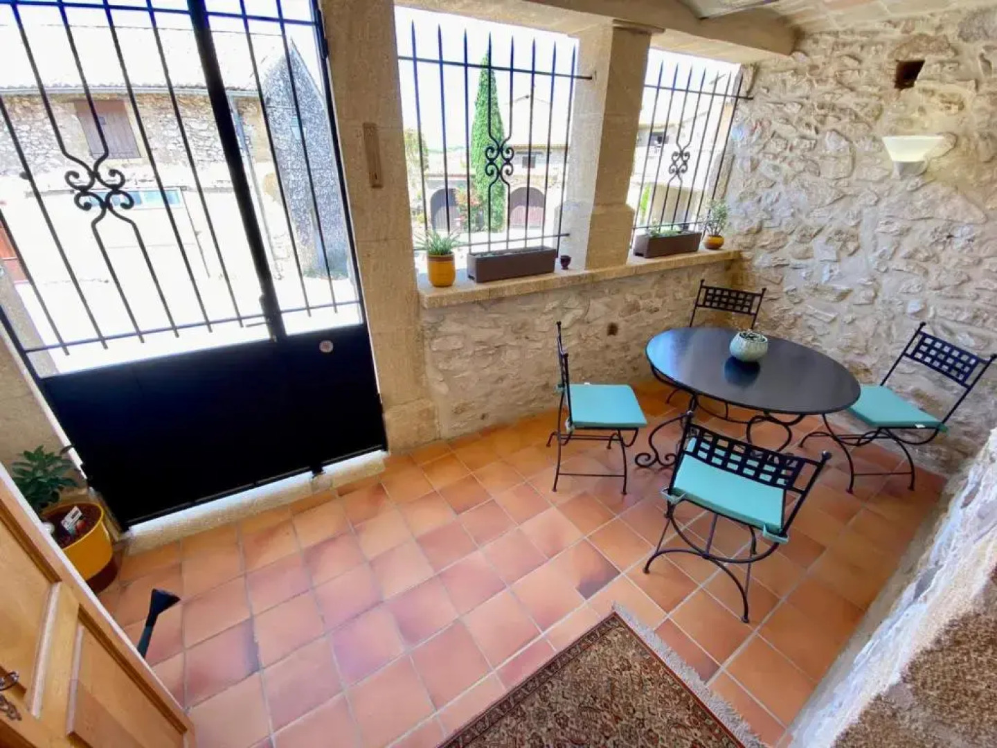 GROOMI - La Pouzilhacoise : Grande demeure avec patio !