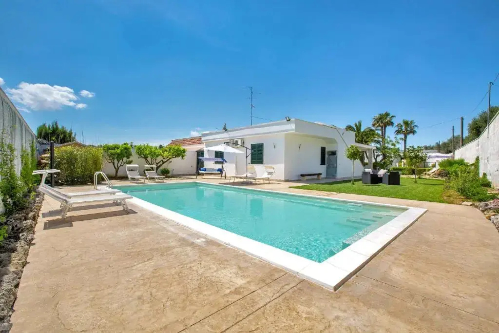 Villa Chiaraluna by BarbarHouse