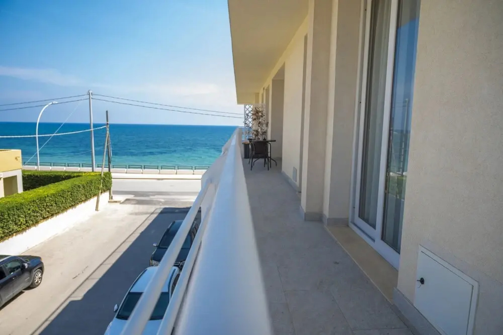 Zircone Apartment On Sea Shore