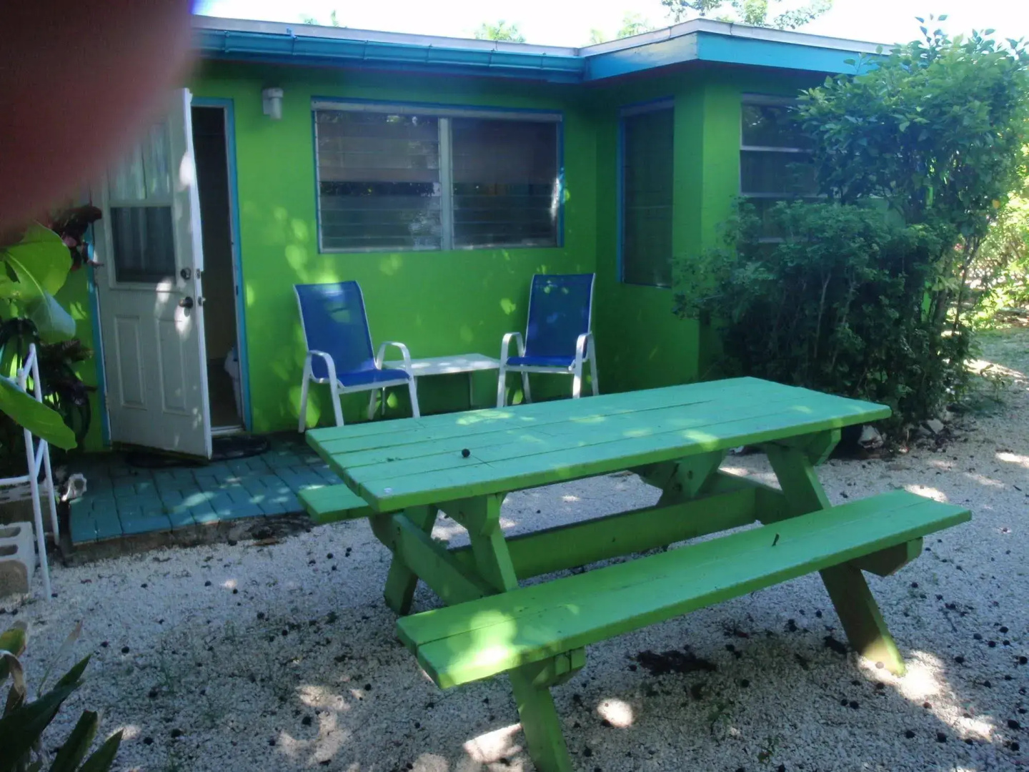 Eldemire's Tropical Island Inn