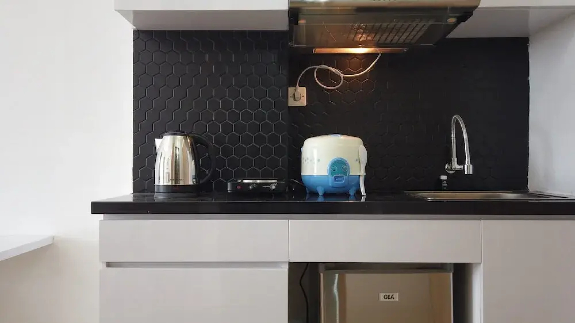 Economic Luxurious Studio Pinewood Apartment Jatinangor near JATOS