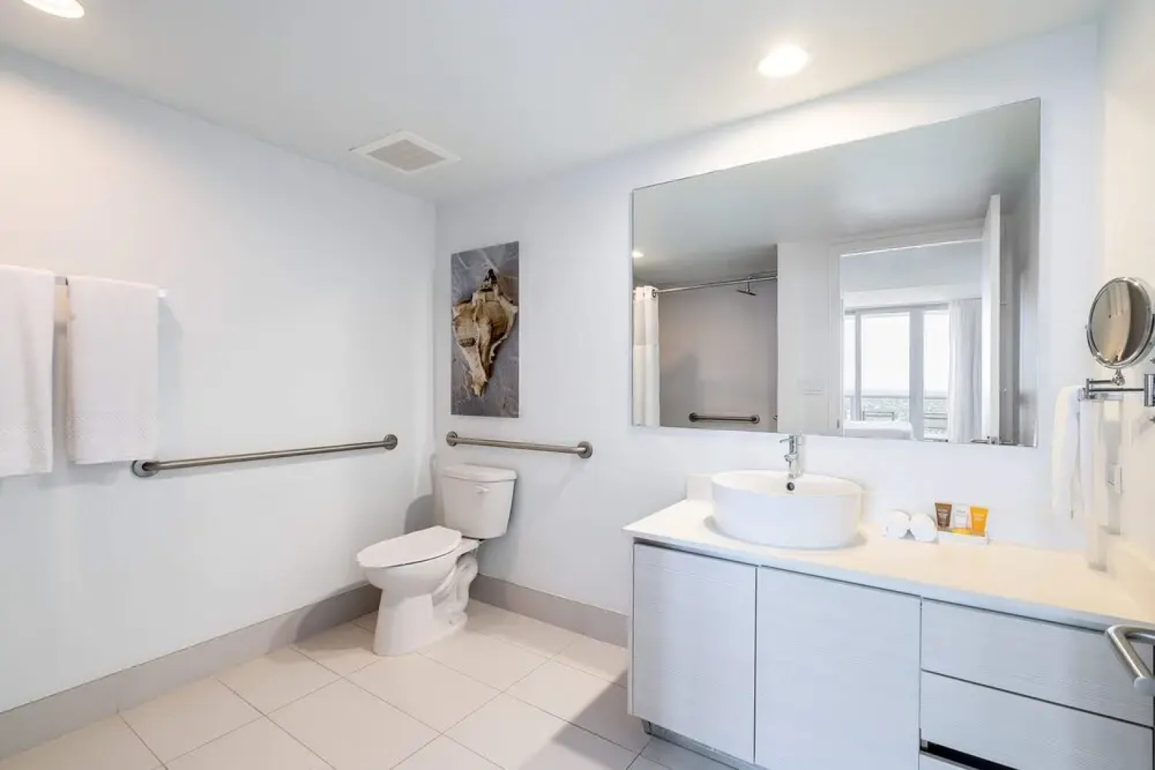 Beach Walk Resort Lux Apts by SV Rentals