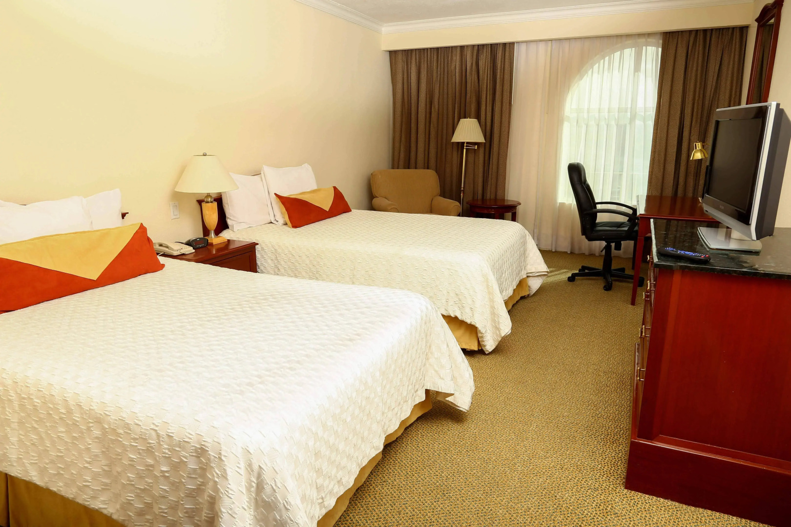 Krystal Urban Ciudad Juárez by US Consulate