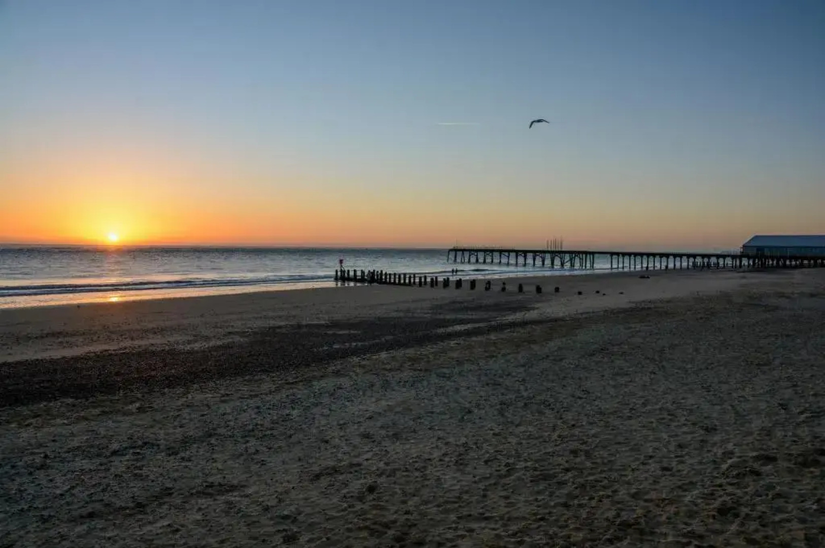 Sea Views Stunning 2 Bedroom Apartment #