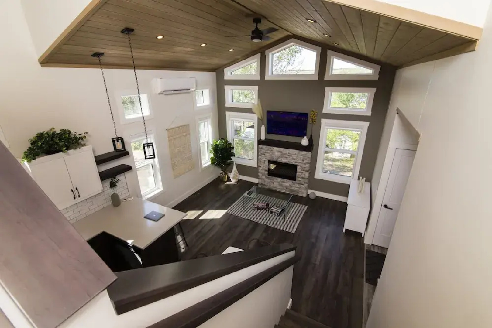 Luxury Loft Cottage In Manitou Beach