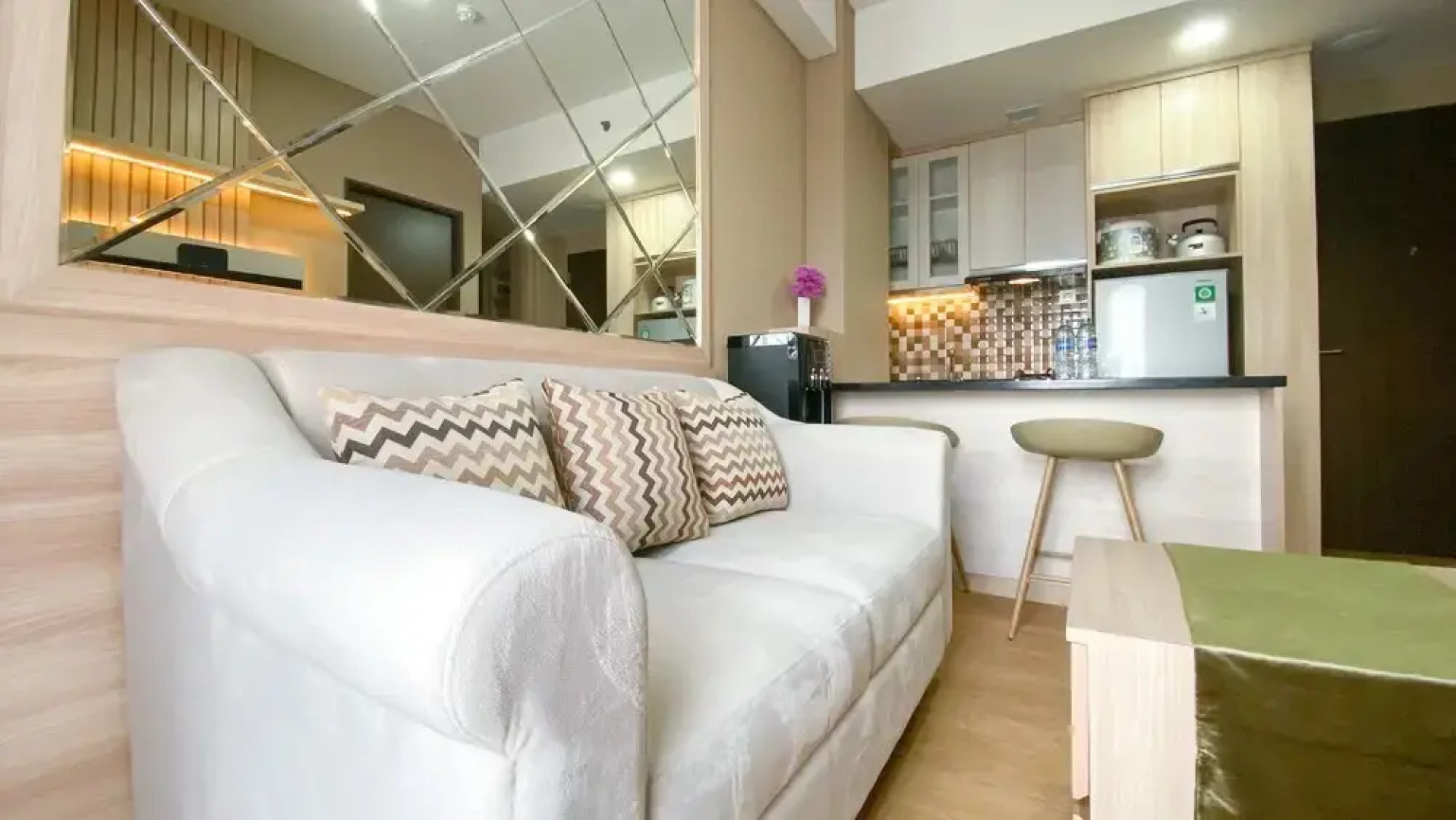 Comfort And Cozy Living 2Br Apartment At Transpark Cibubur