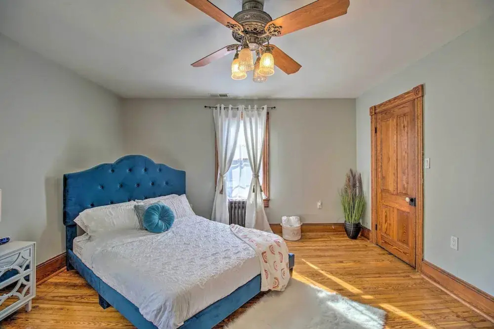 Front Royal Retreat ~ 1 Mi to National Park!