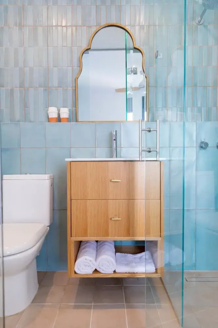 Vibrant Achziv Apartment