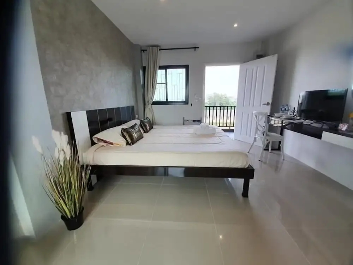 Samutsakorn Apartment