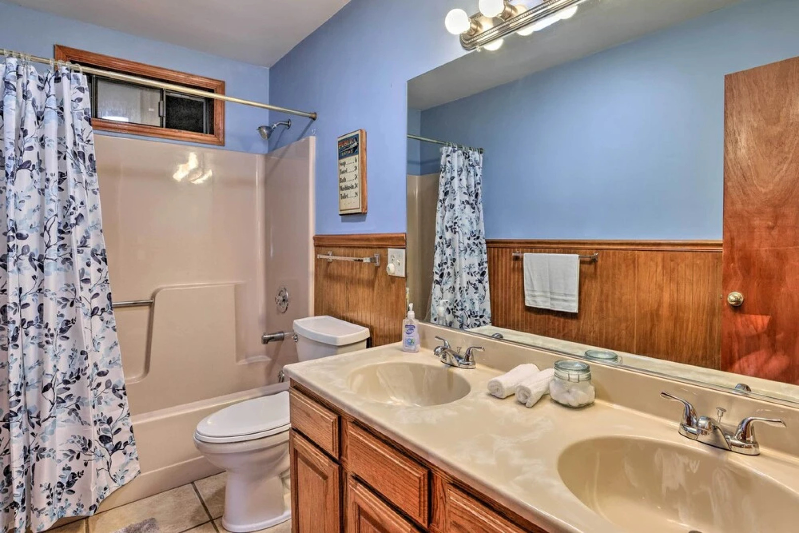 Lakefront Retreat w/ Dock & Yard in Tobyhanna!