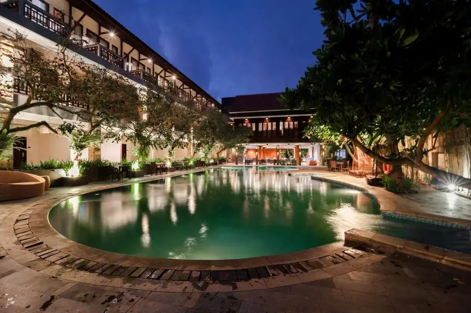 Surya Kencana Seaside Hotel