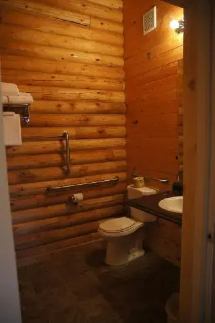 Bryce Canyon Log Cabins