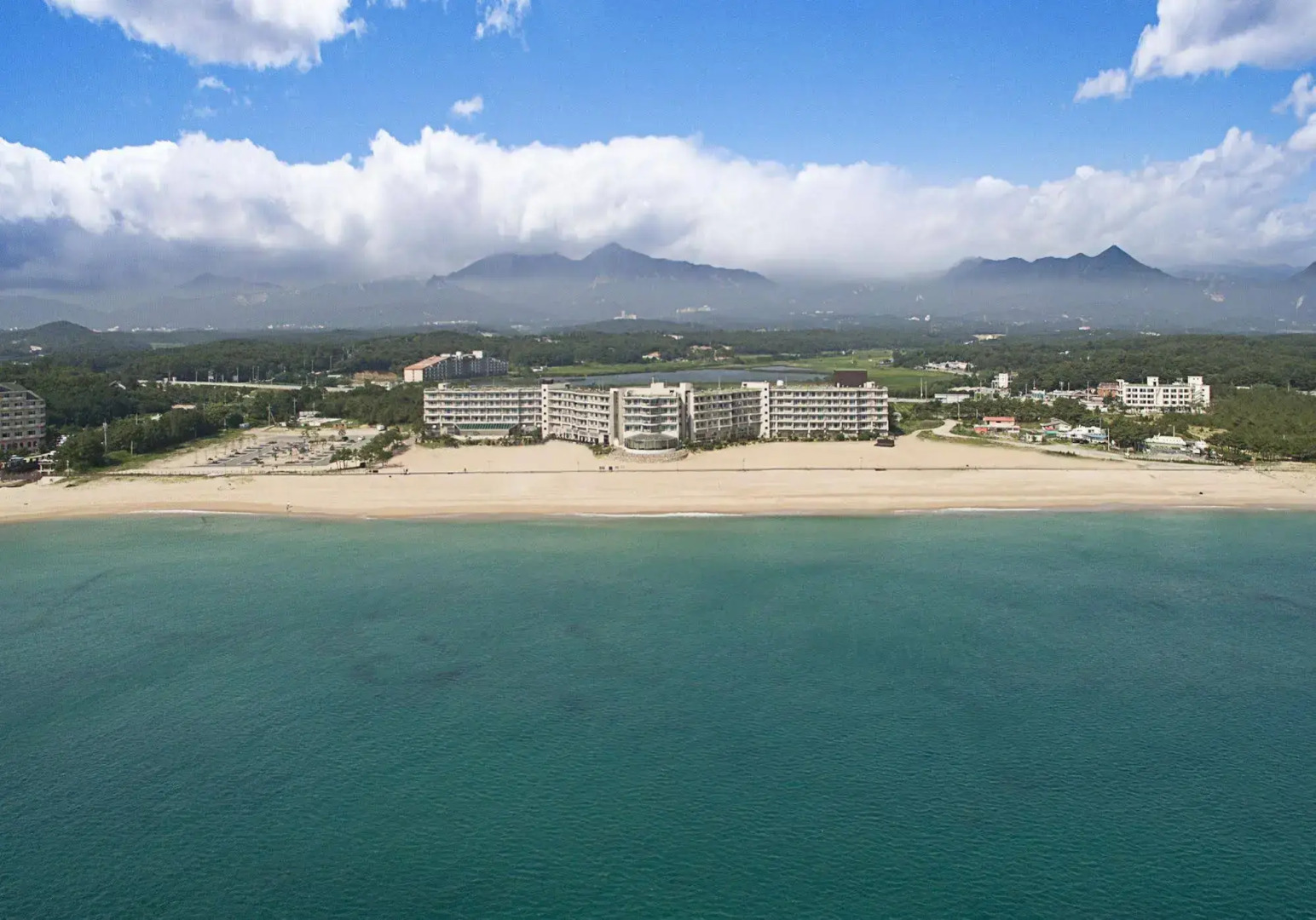 Kensington Resort Seorak Beach