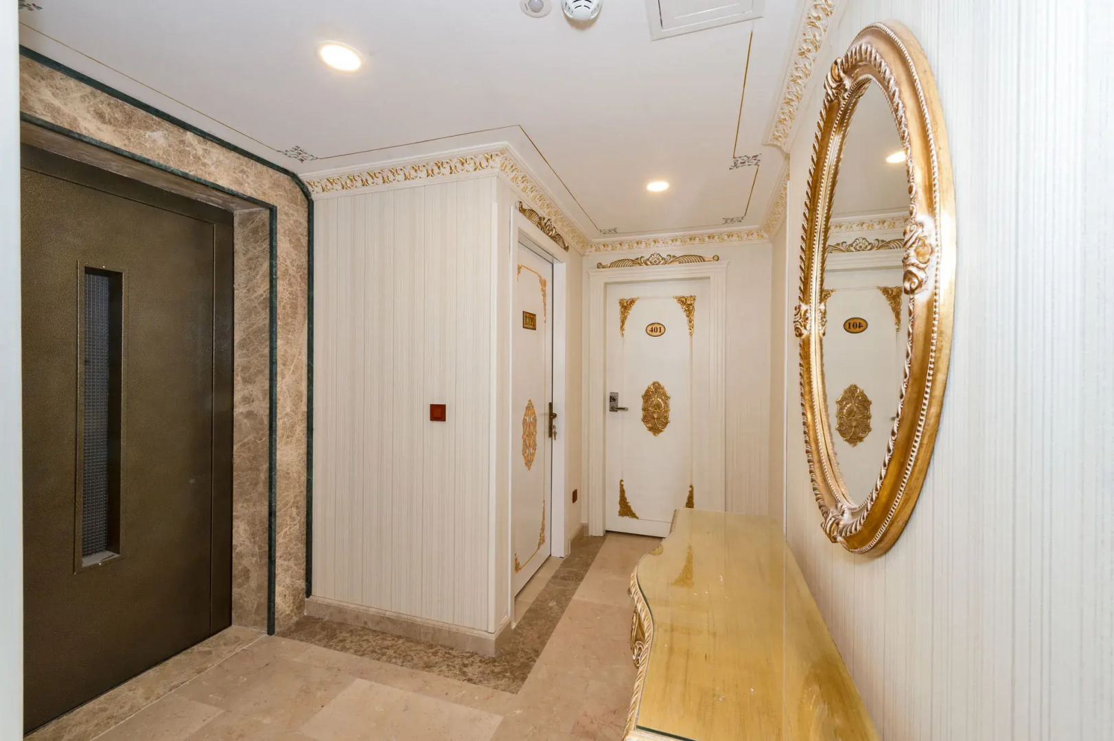 Hotel 1453