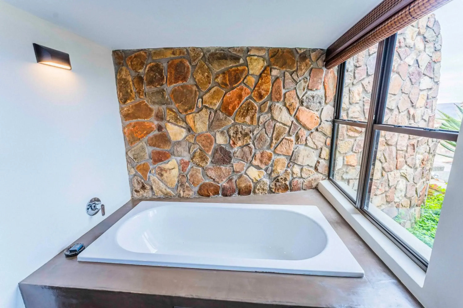 Zulu Rock Lodge - Babanango Game Reserve