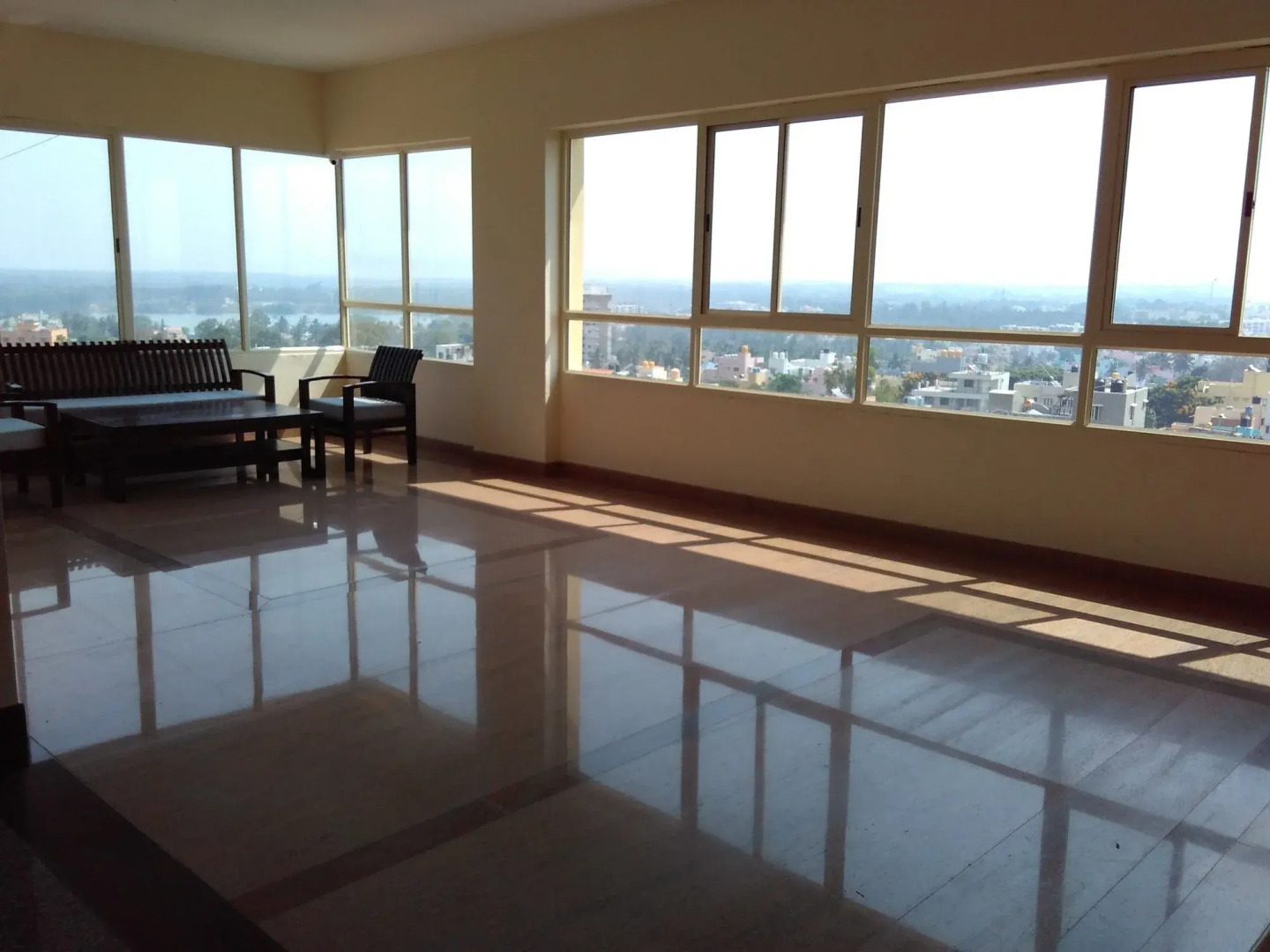 Hotel Raj Vista - Suites & Convention