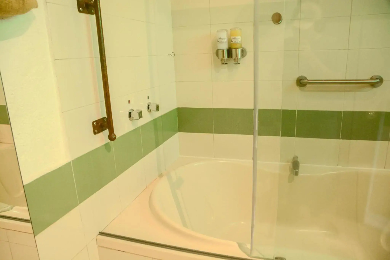 Mesón De Leyendas Breakfast & Downtown