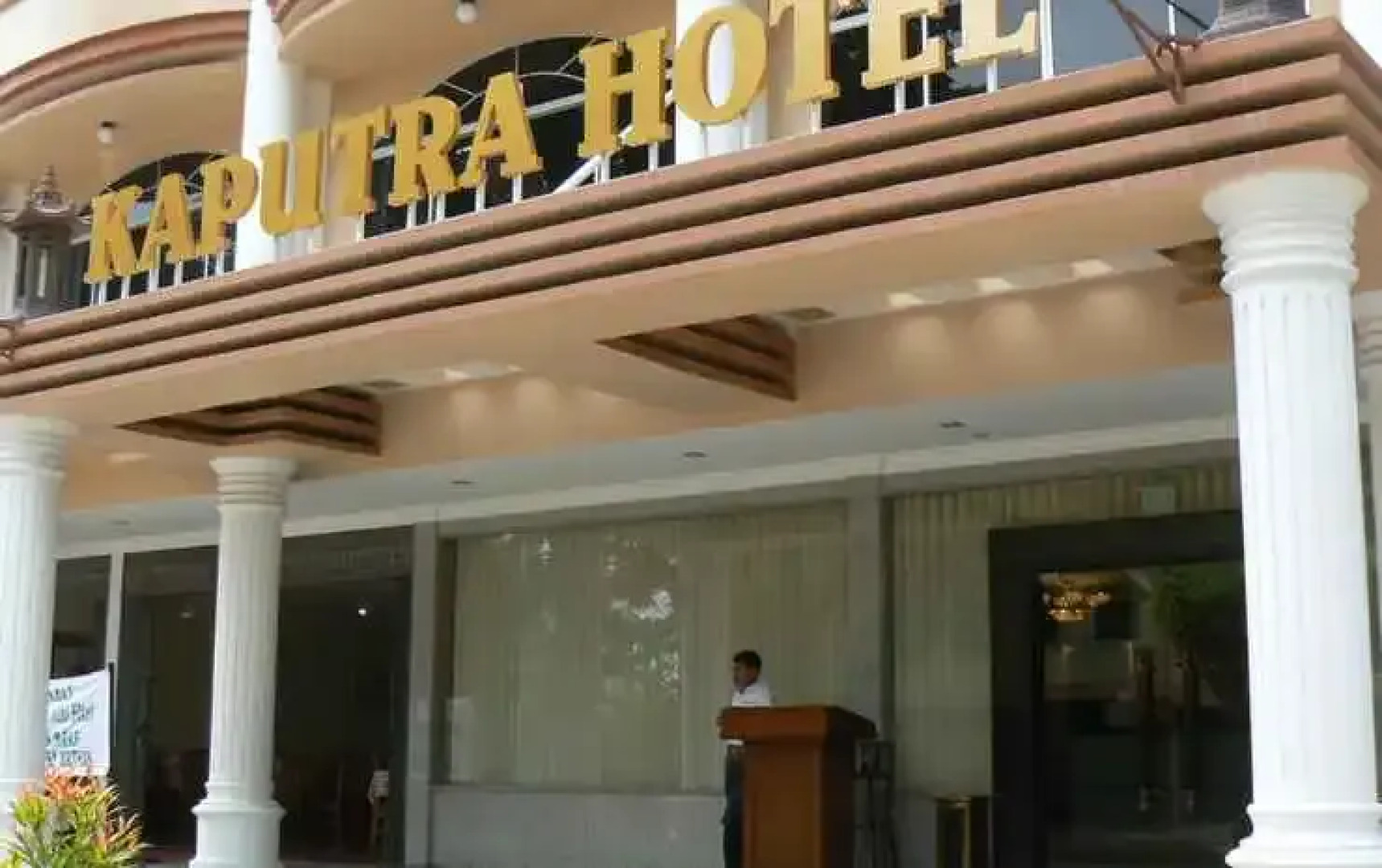 卡普特拉酒店(Kaputra Hotel)