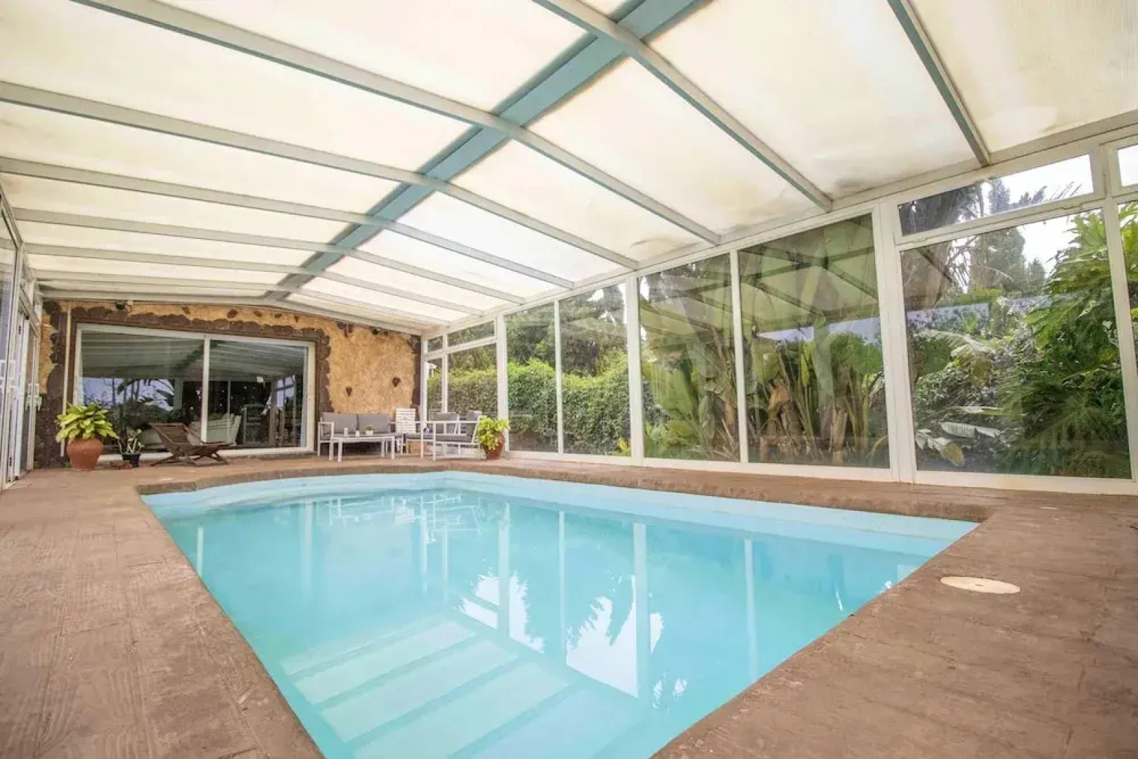 Villa With 5 Bedrooms In La Esperanza With Indoor Pool Enclosed Garden And Wifi