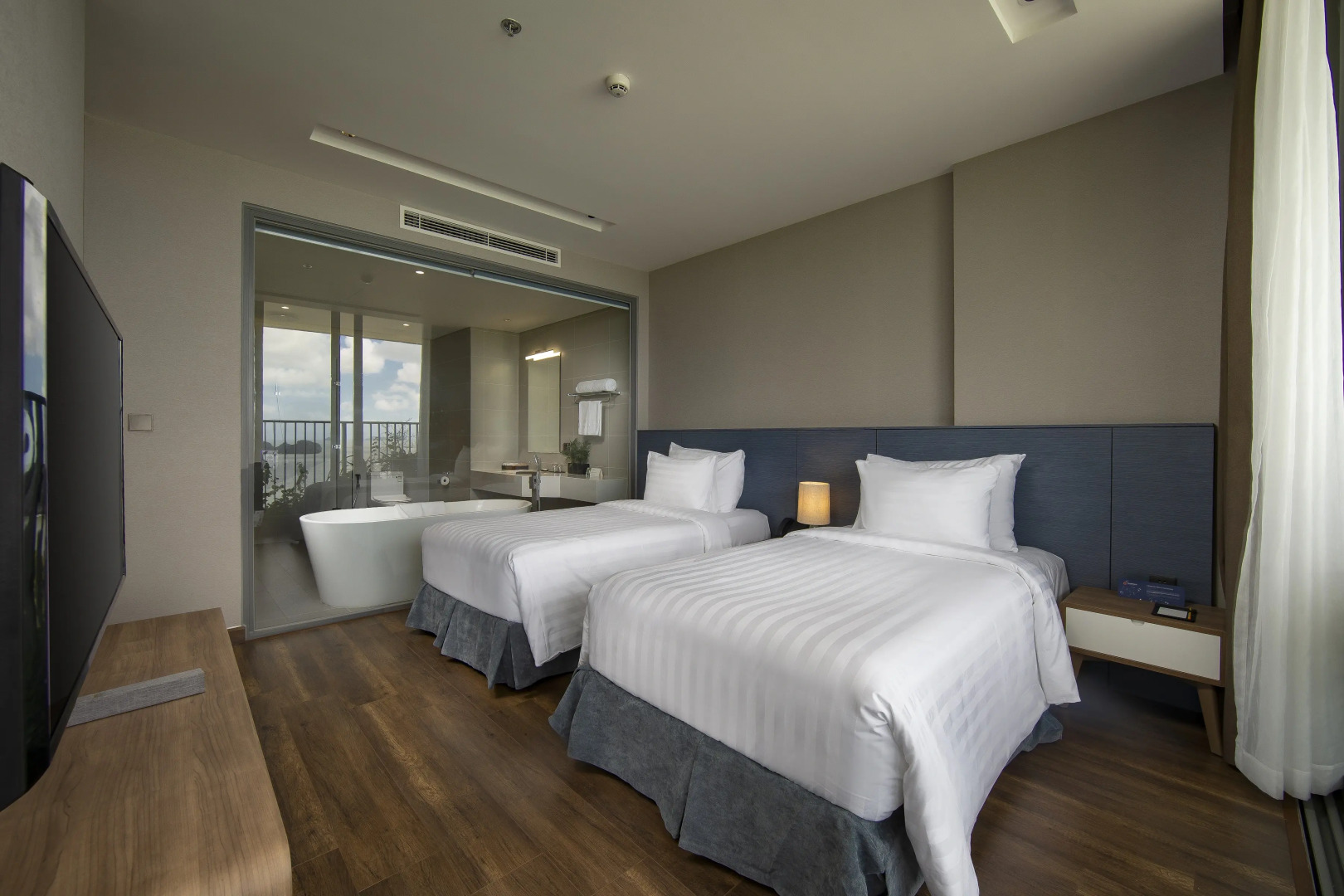 Курортный отель Wyndham Grand Flamingo Cat Ba Resort