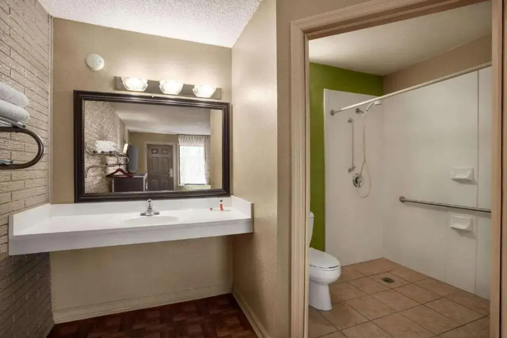 Days Inn by Wyndham Hardeeville Near Hilton Head
