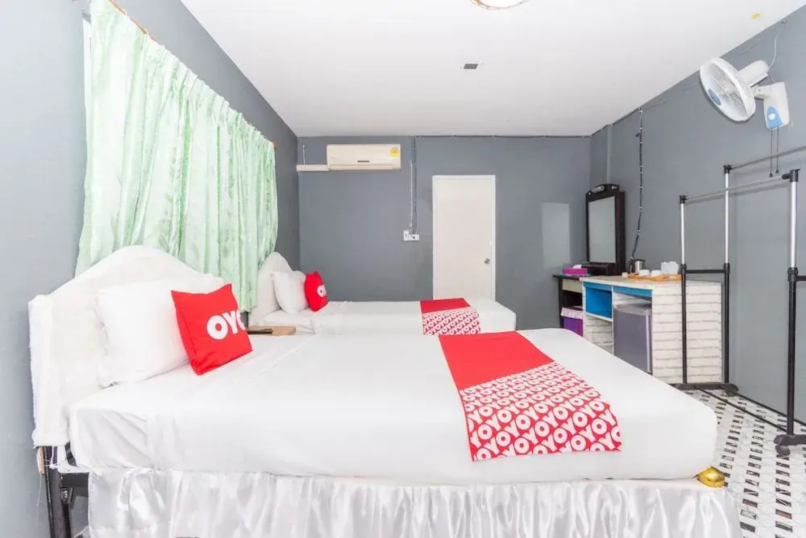 Oyo 712 Baandin Resort