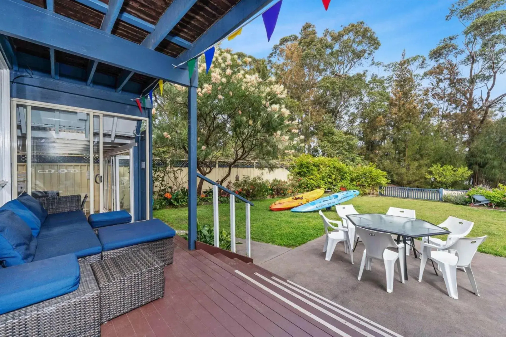 SORRENTO LAKESIDE Sanctuary Point 4pm check out Sundays