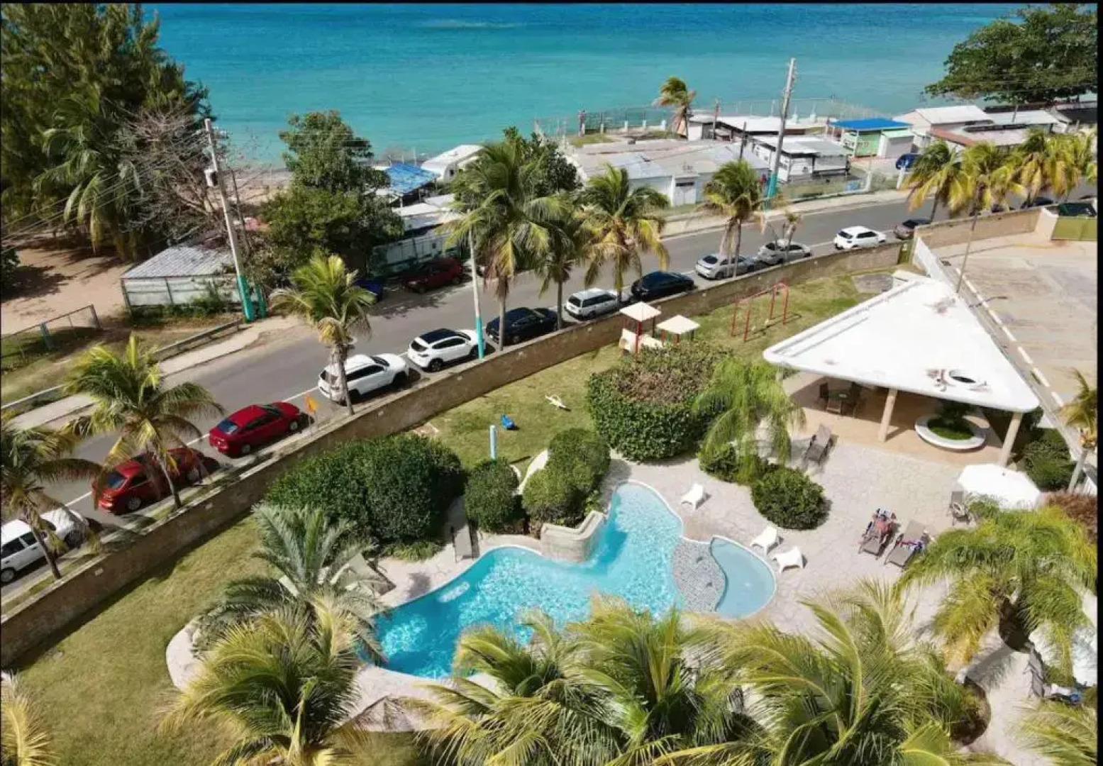 Spacious Full Apt w/Beach, Pools, Entertainment 3BR/2BT