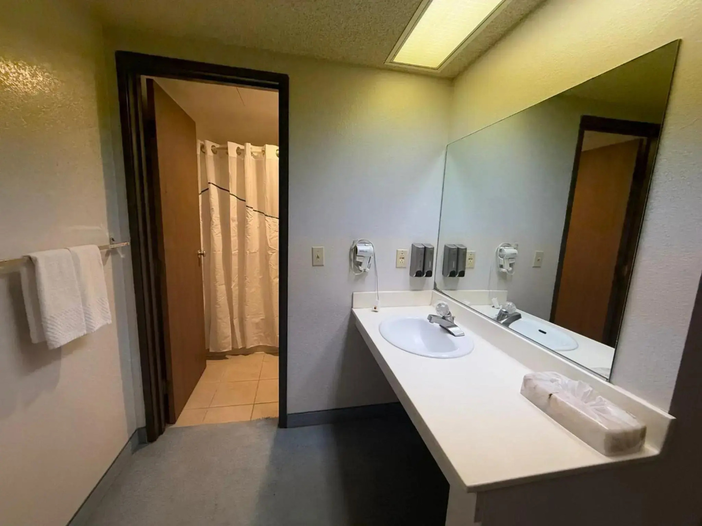 Heritage Inn and Suites