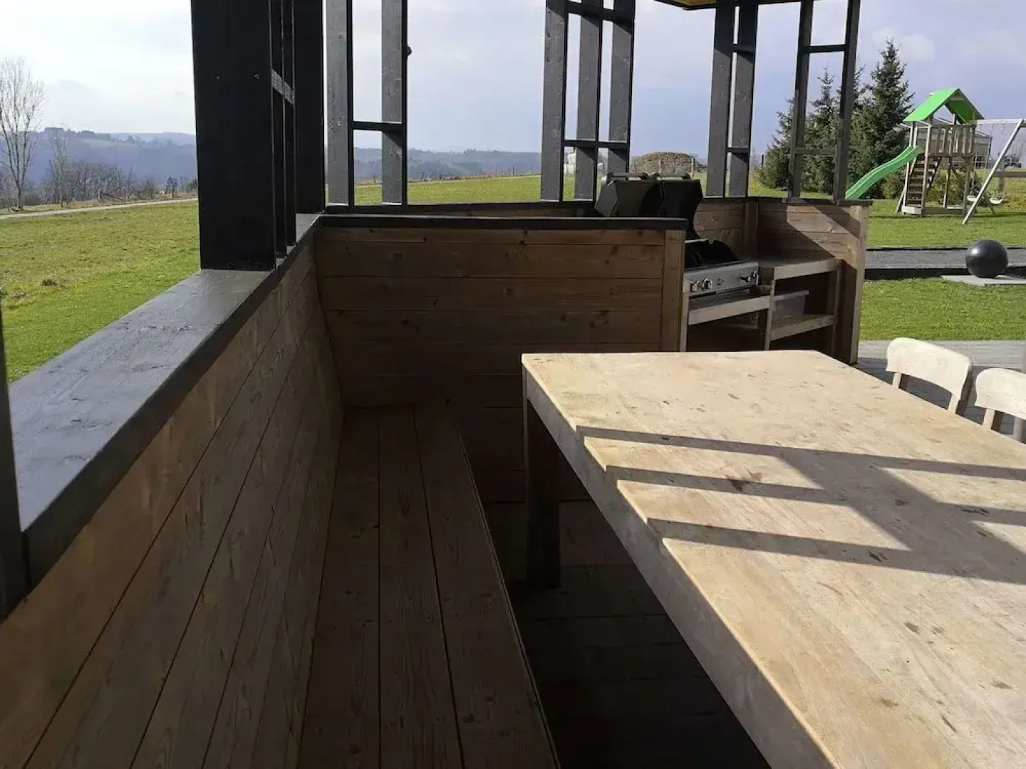 Beautiful, Luxury Home with Sauna, Hot Tub, Private Bathrooms