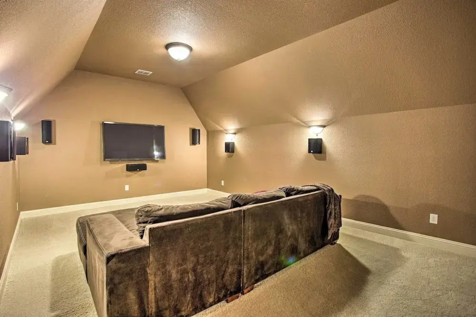 4 Mi to Grapevine Lake: Texas Home w/ Media Room