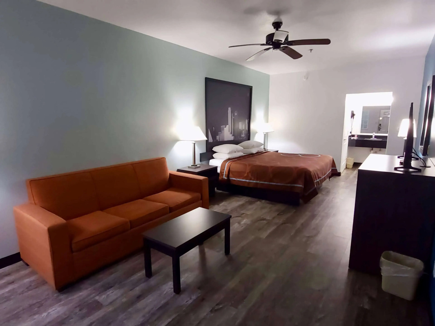 Super 8 by Wyndham Forney/East Dallas