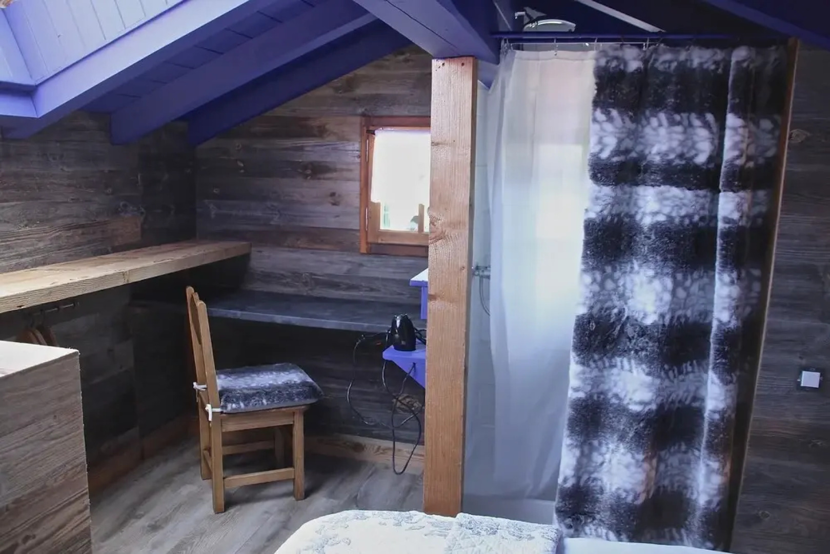 Chalet With one Room in Montriond, With Wonderful Mountain View, Furni