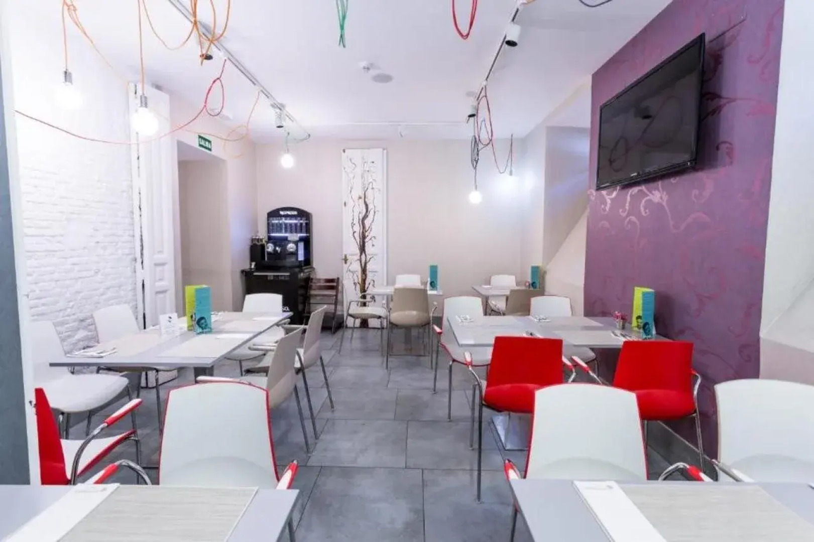 Petit Palace Lealtad Plaza