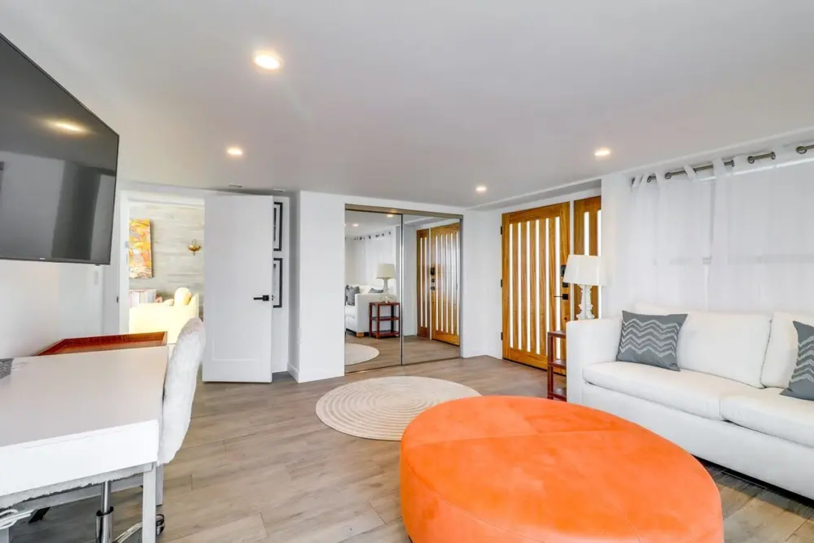 Beachfront Malibu Apartment w/ Ocean-view Balcony