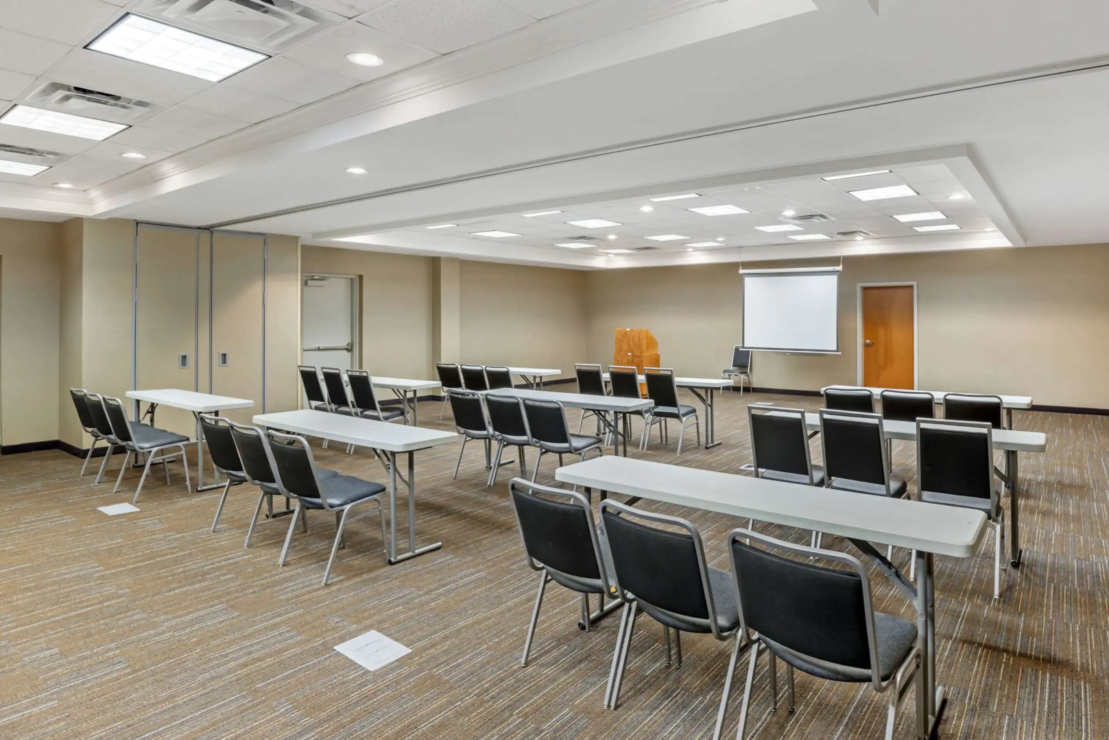 Comfort Suites At Virginia Center Commons