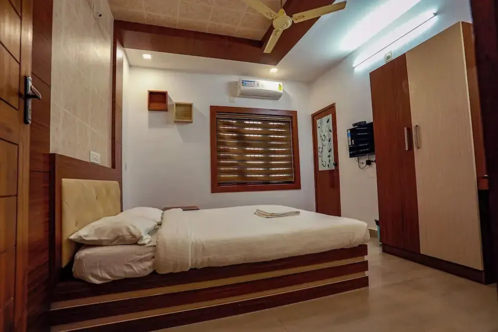 Gateway Airport Hotel