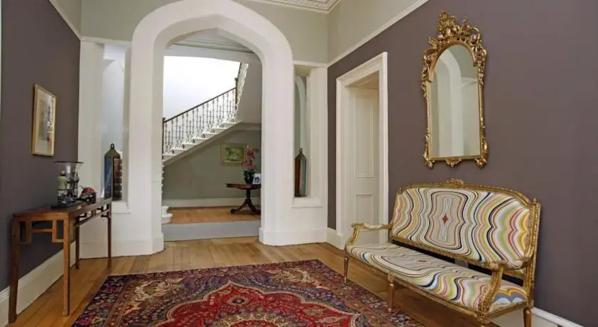 Tour House Bed & Breakfast