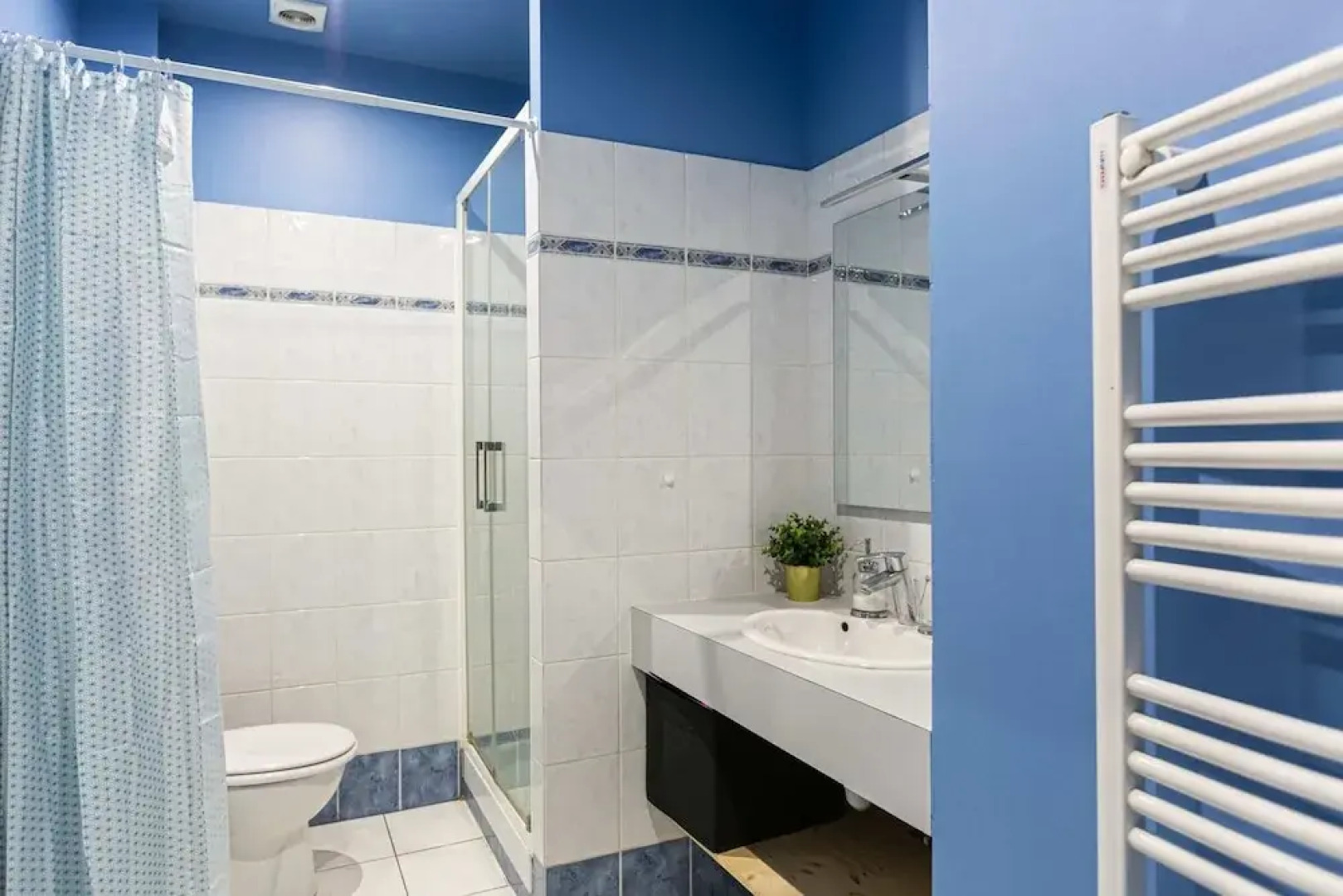 Bright 2BR Loft With a Quiet Patio