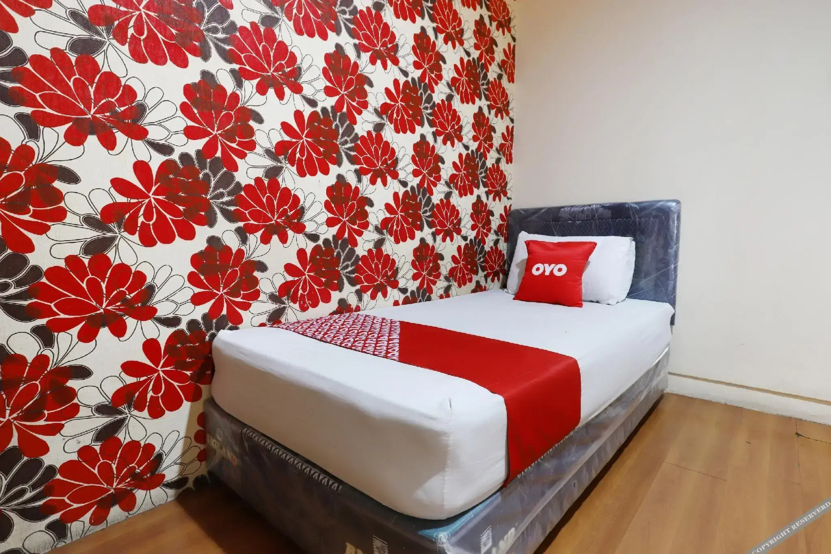 Guest House 268 by OYO Rooms