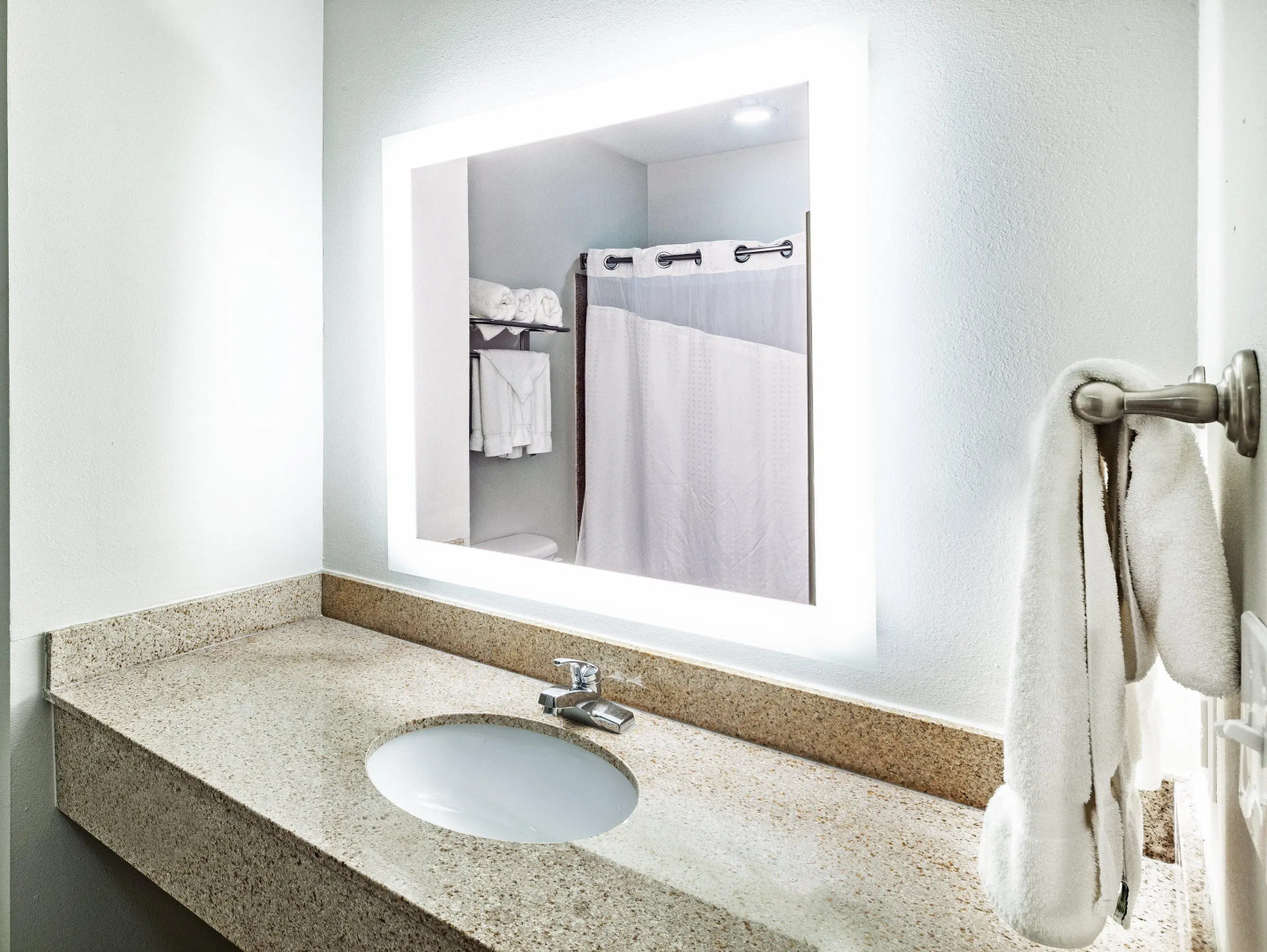 Holiday Inn Express & Suites Shreveport South Park Plaza by IHG