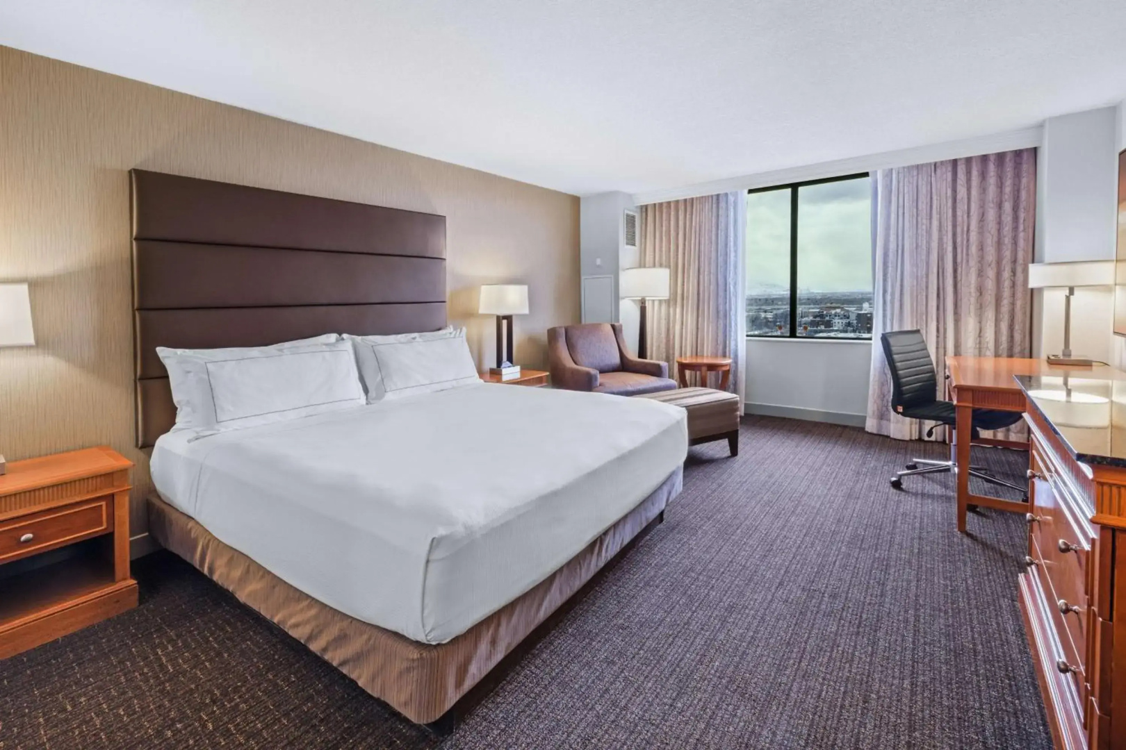 Novotel Phuket City Phokeethra Hotel