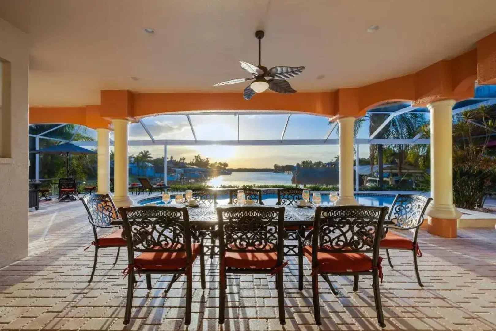 STUNNING Villa with Custom pool, Spa, pool table, Kayaks & sleeps 14! - Villa Flandria - Roelens