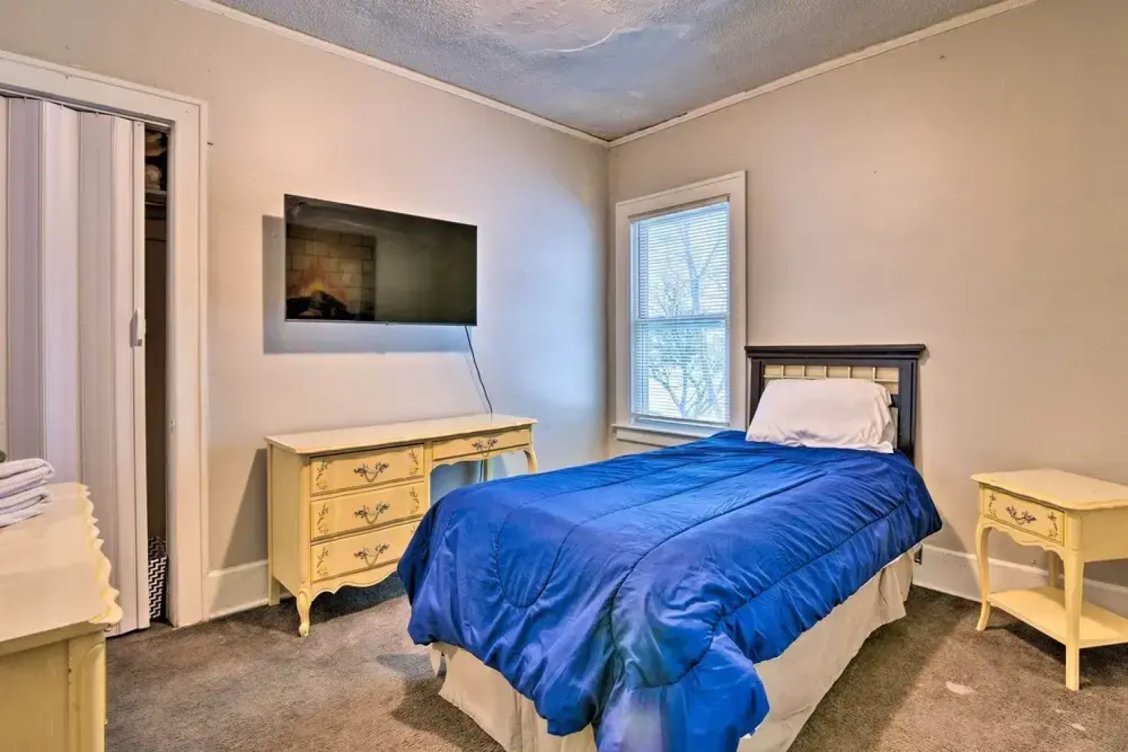 Awesome Detroit Apartment < 3 Mi to Midtown!