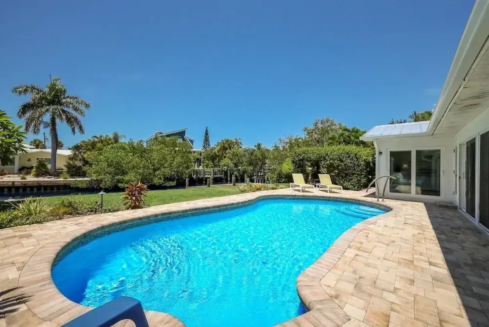 Gladiolus On The Water 3 Bedroom Home by RedAwning