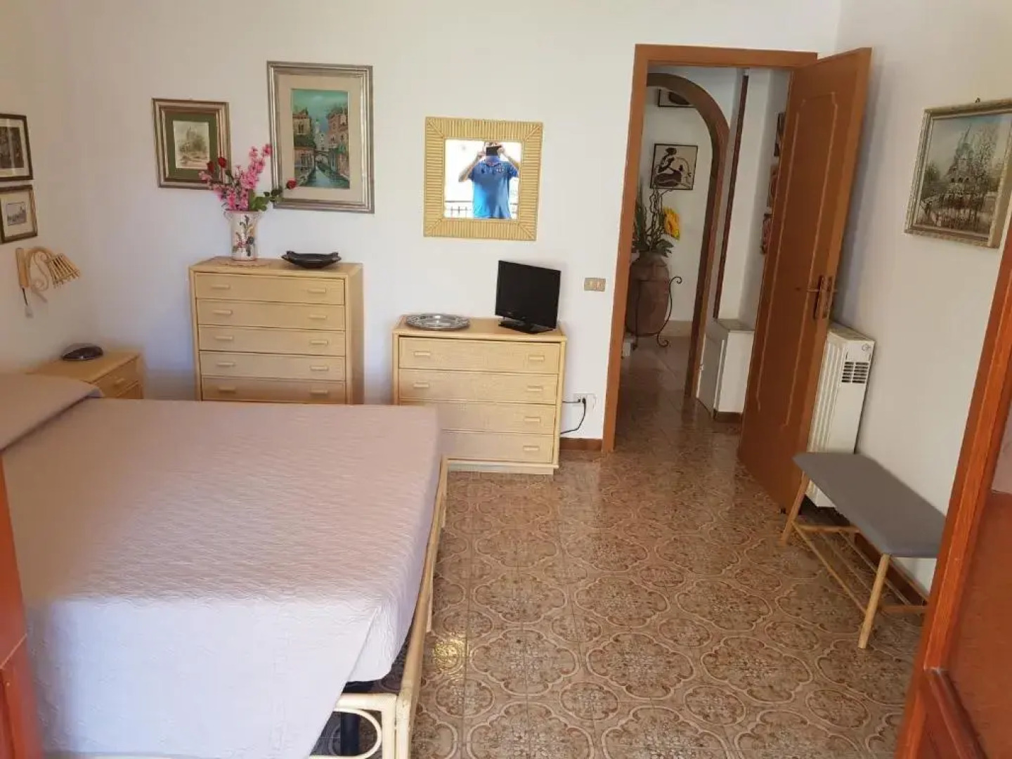 Villa del Golfo Urio with swimming pool shared by the two apartments