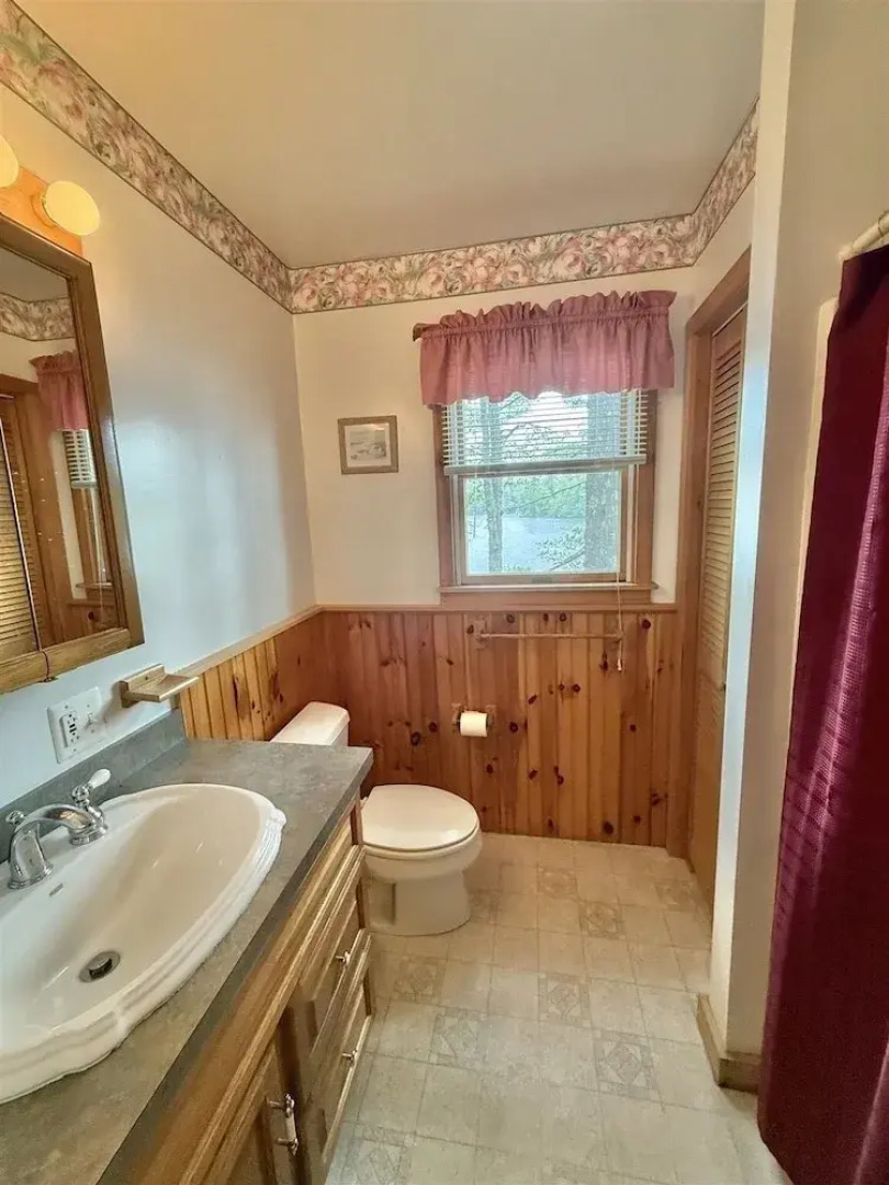 Paradise Point Limit 10 4 Bedroom Cottage by RedAwning