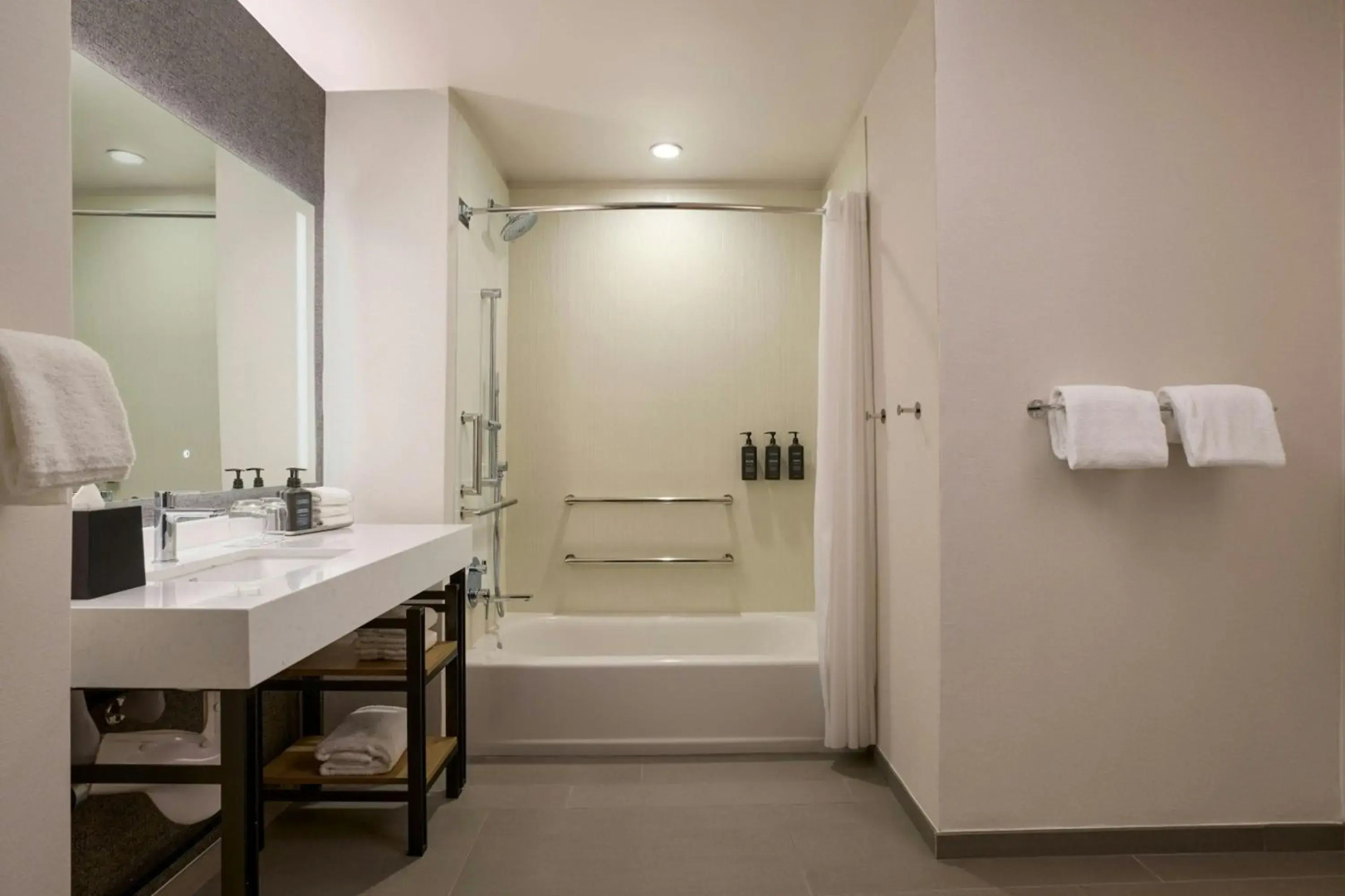 Sheraton Grand Sacramento Hotel